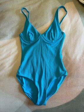 NWOT GAP Ribbed One-Piece Swimsuit in Teal Blue
